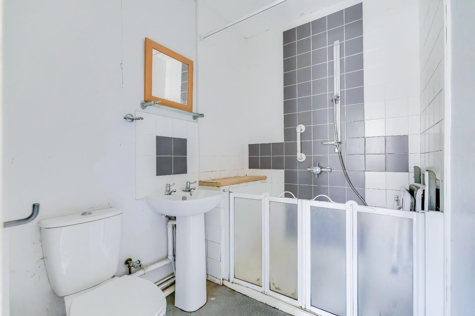 25 Church Avenue, Penarth, CF64 1AZ